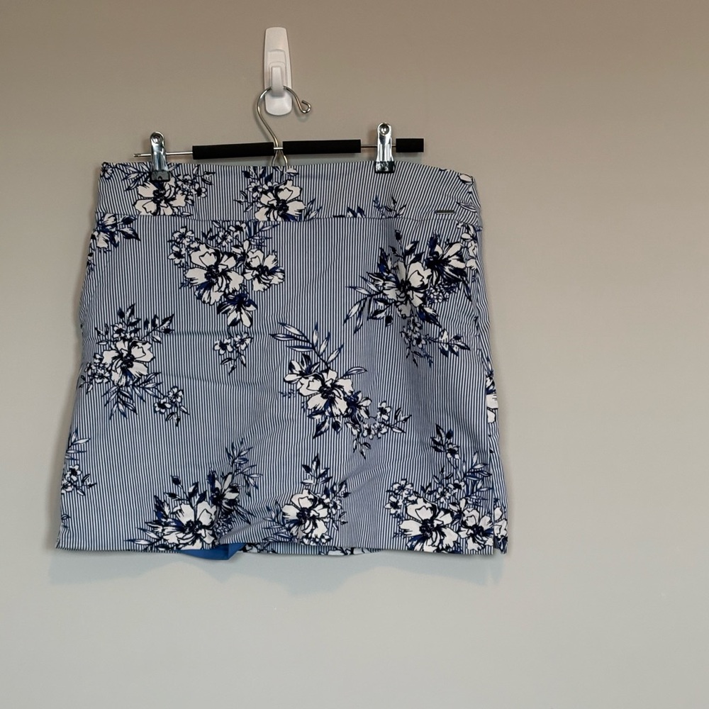 S.C.& Co blue stripes with blue floral skort. Ladies size 12